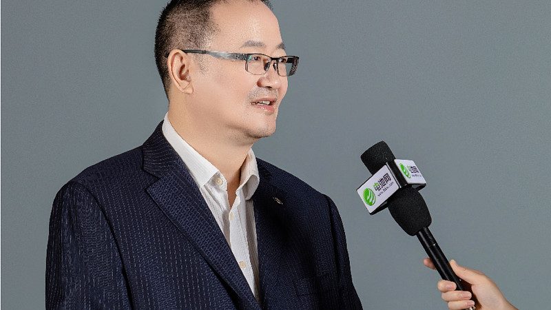 光伏支架材质优缺点对比